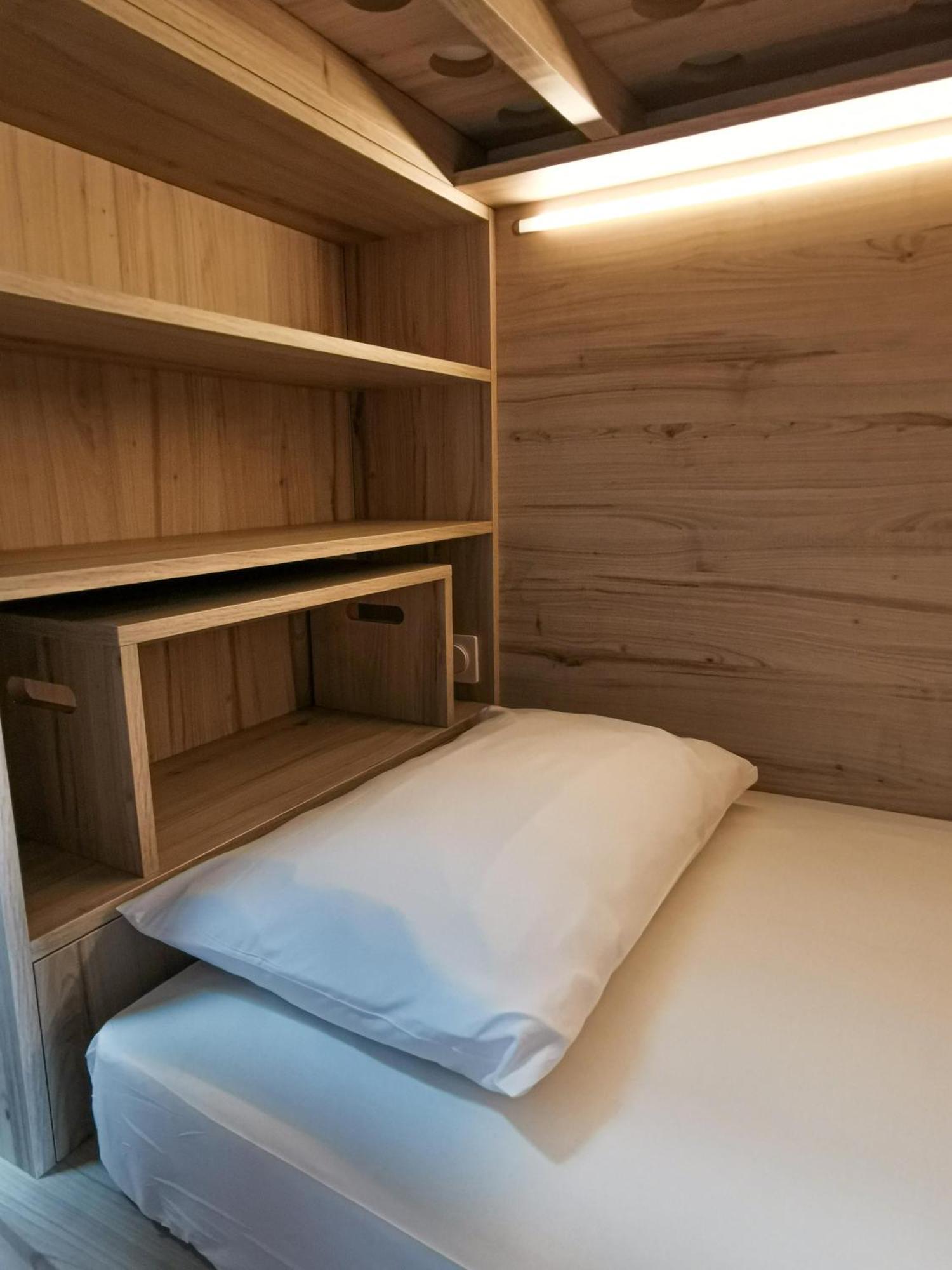 Bloom Hostel Bar & Garden บอร์โด ภายนอก รูปภาพ