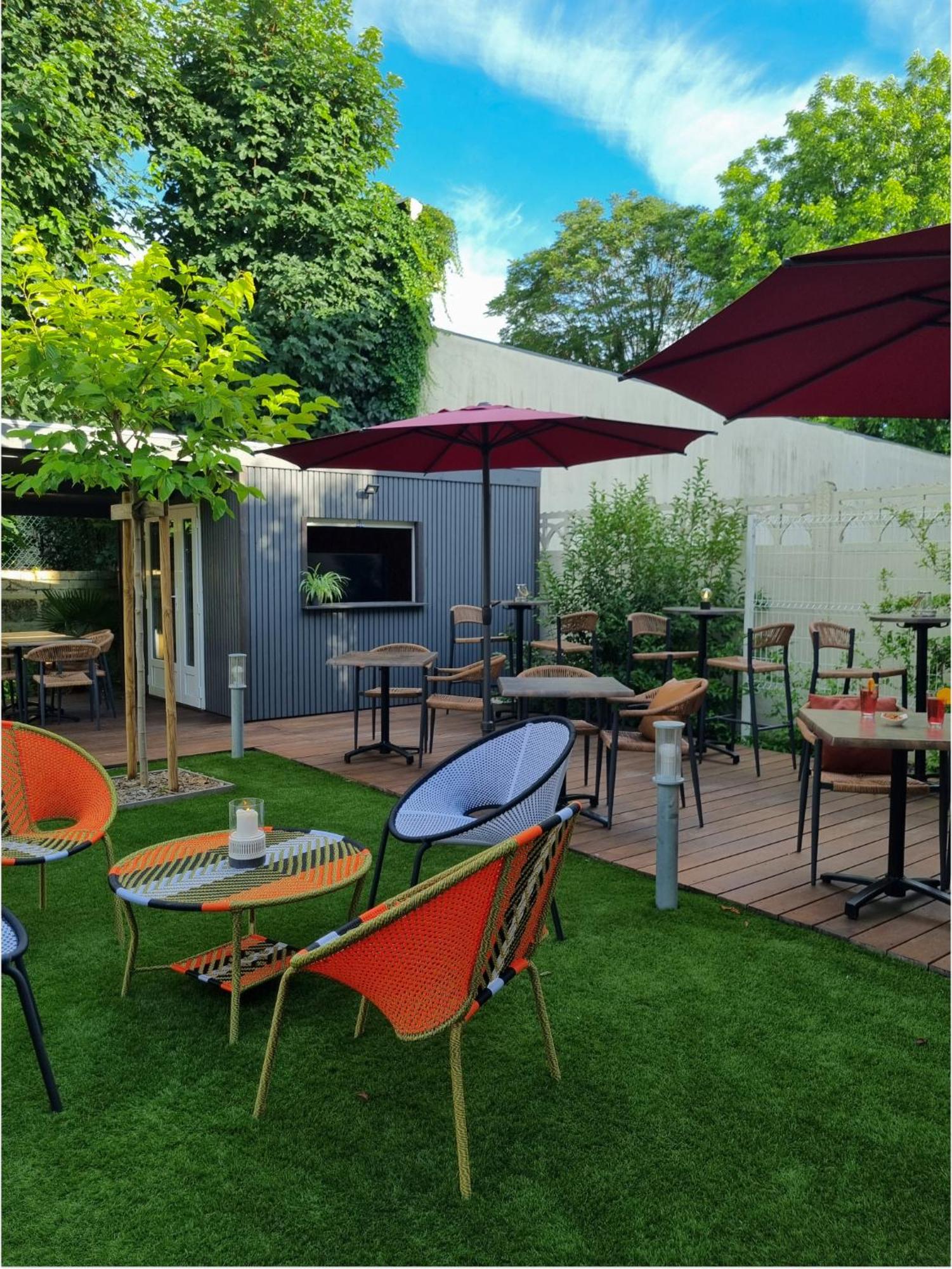 Bloom Hostel Bar & Garden บอร์โด ภายนอก รูปภาพ