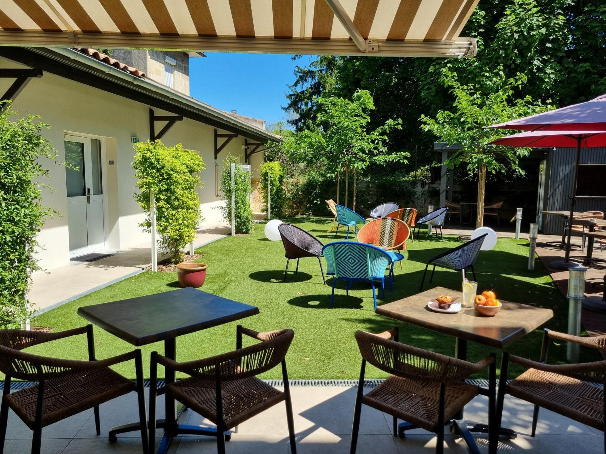 Bloom Hostel Bar & Garden บอร์โด ภายนอก รูปภาพ