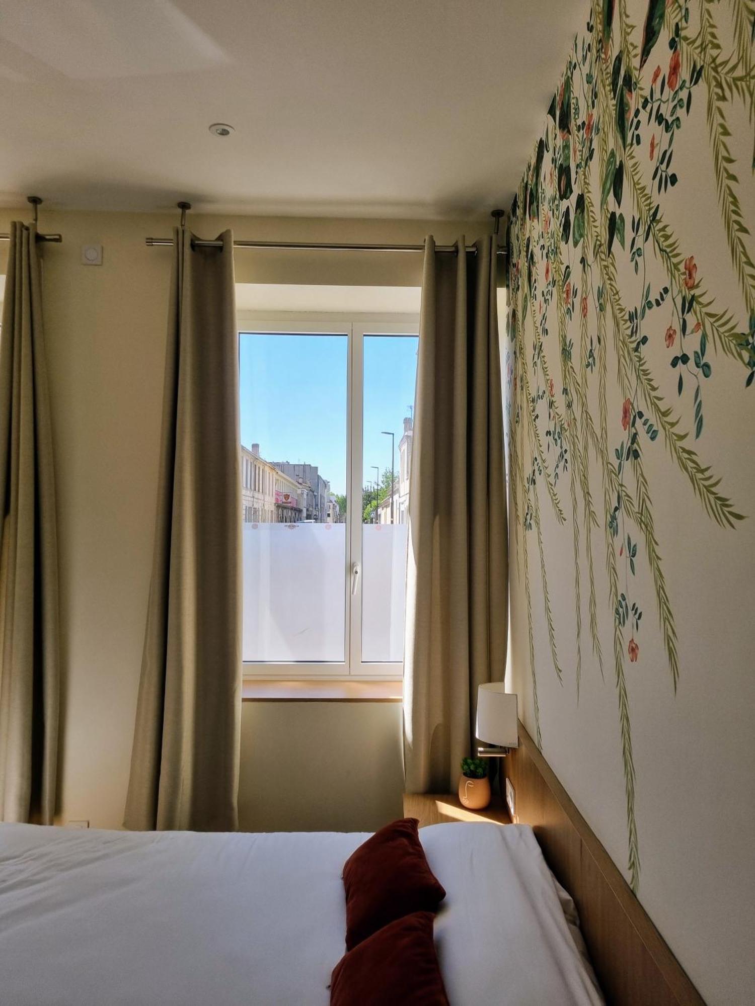 Bloom Hostel Bar & Garden บอร์โด ภายนอก รูปภาพ